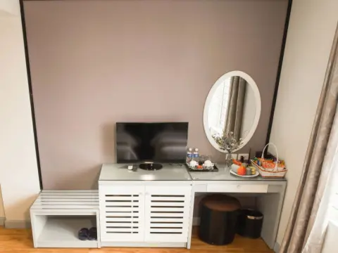 Riverside Boutique Hotel - Photo 2