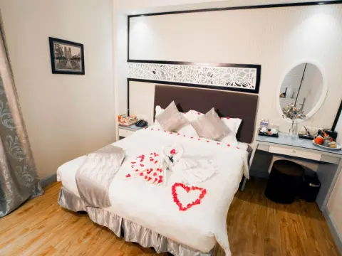 Riverside Boutique Hotel - Photo 4