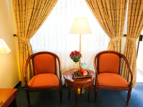 Royal Hotel - Photo 3