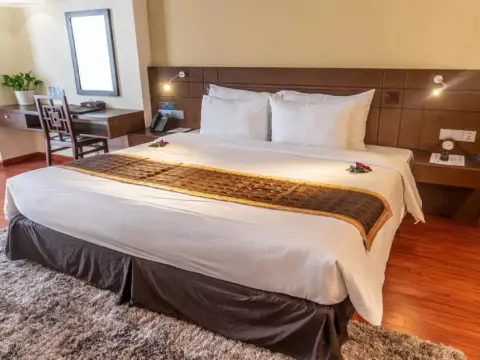 Sai Gon Phu Tho Hotel - Photo 4