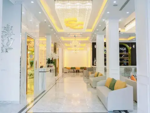 SC Luxury Hotel - Photo 2