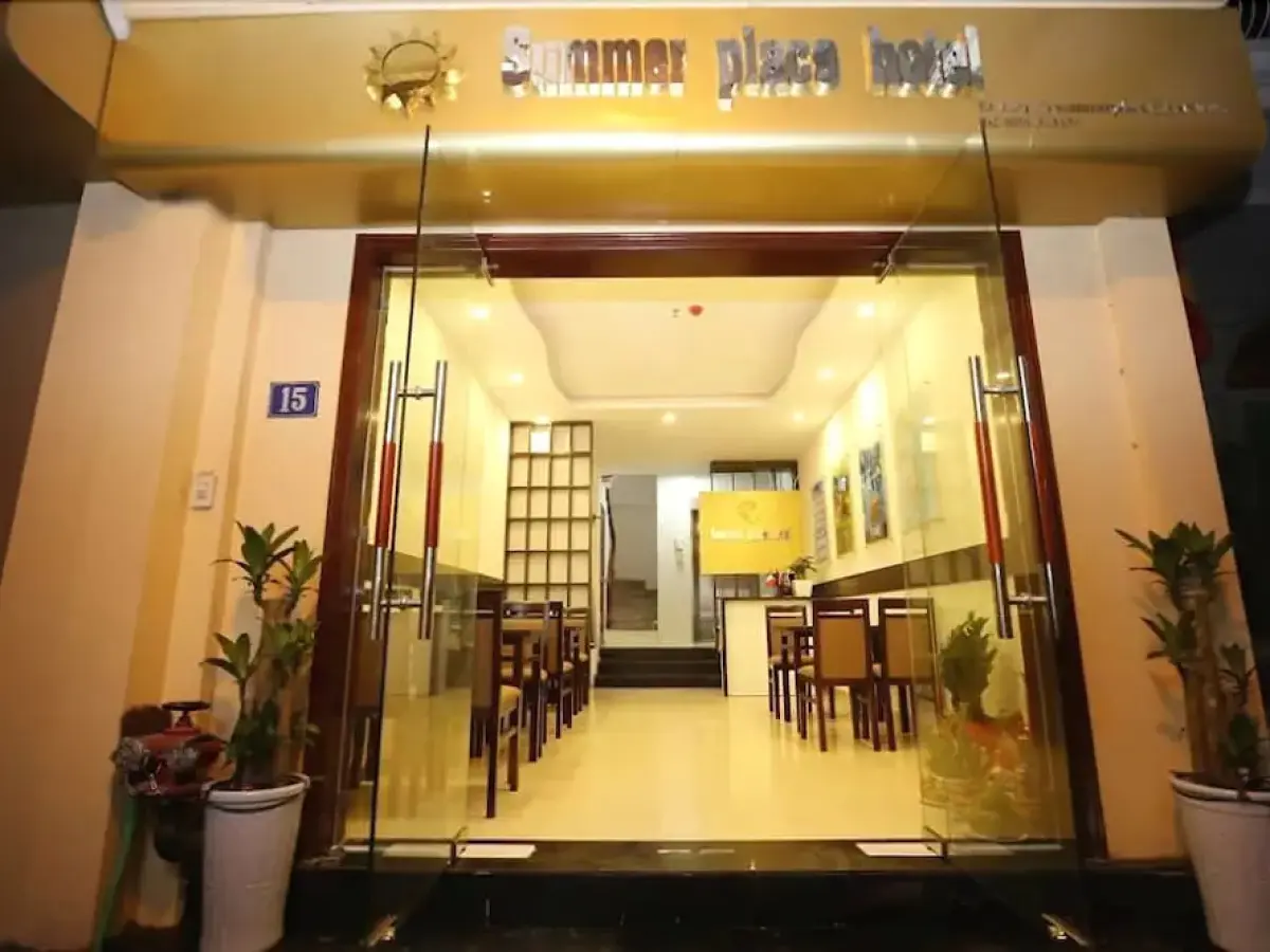 Summer Place Hotel - Hostel