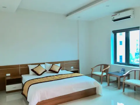 Sunshine Hotel - Photo 4