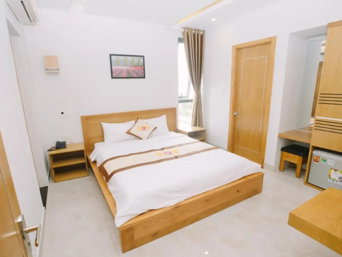 Tan Hoang Long Hotel