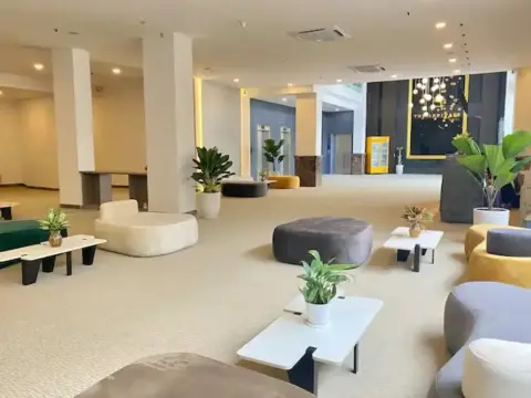 The Arrivals Hotel - Photo 1