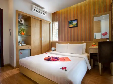 Tu Linh Palace Hotel - Photo 3