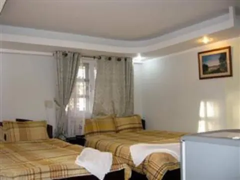 Uyen Vy Hotel - Photo 1