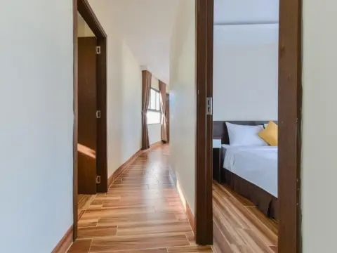 Yen Vang Hotel & Apartment - Photo 2